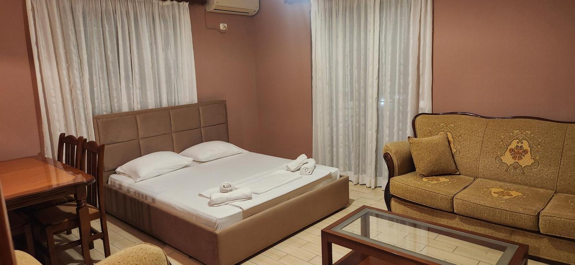 Hotel Vila Danedi クサミル エクステリア 写真