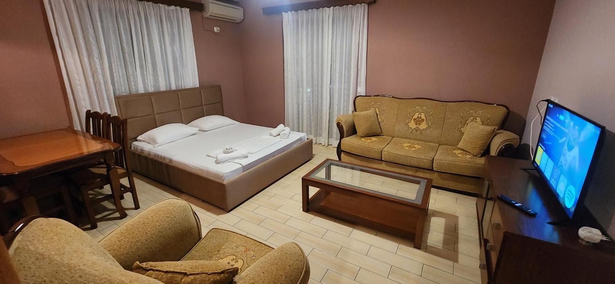 Hotel Vila Danedi クサミル エクステリア 写真
