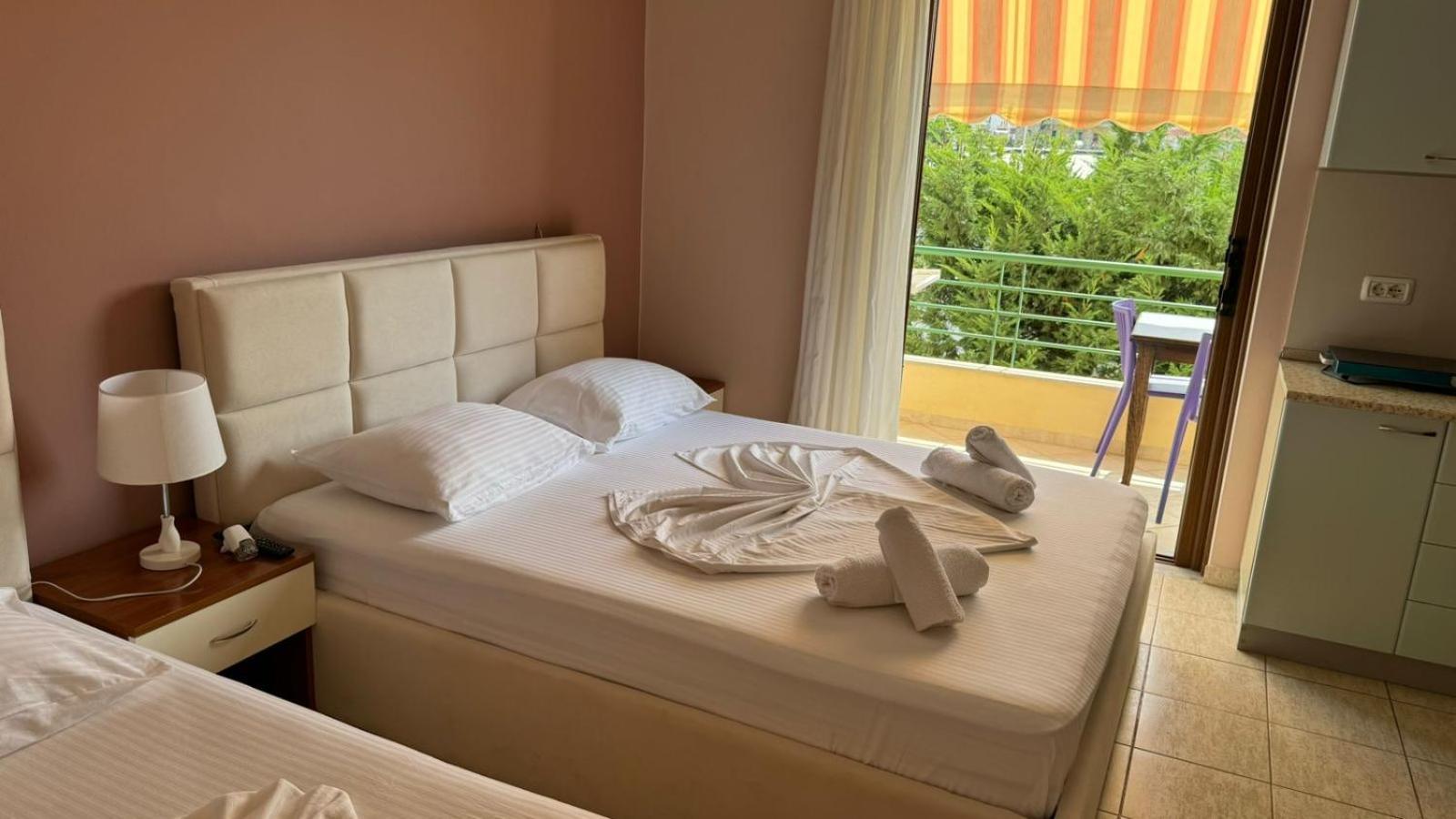 Hotel Vila Danedi クサミル エクステリア 写真