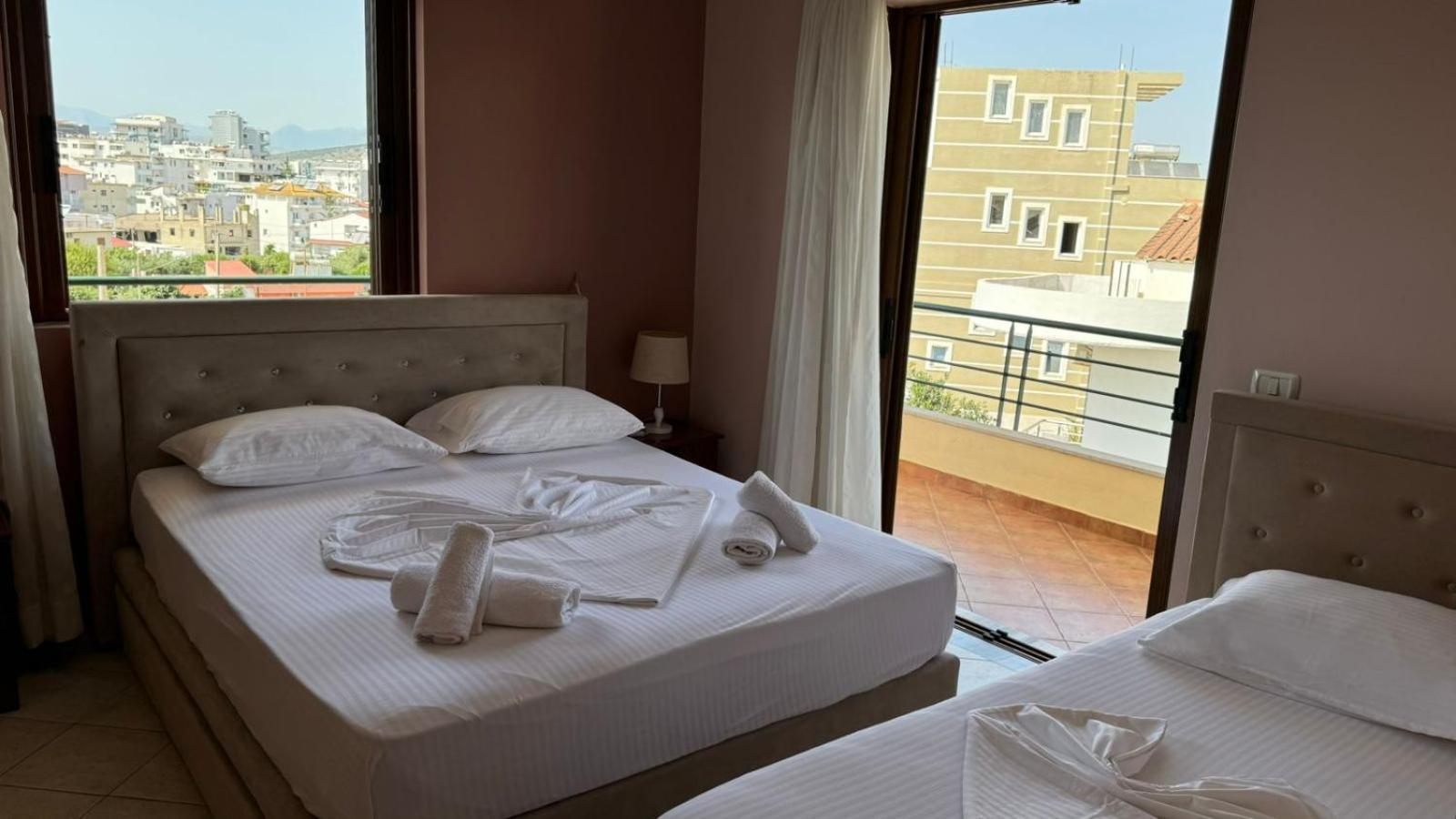 Hotel Vila Danedi クサミル エクステリア 写真