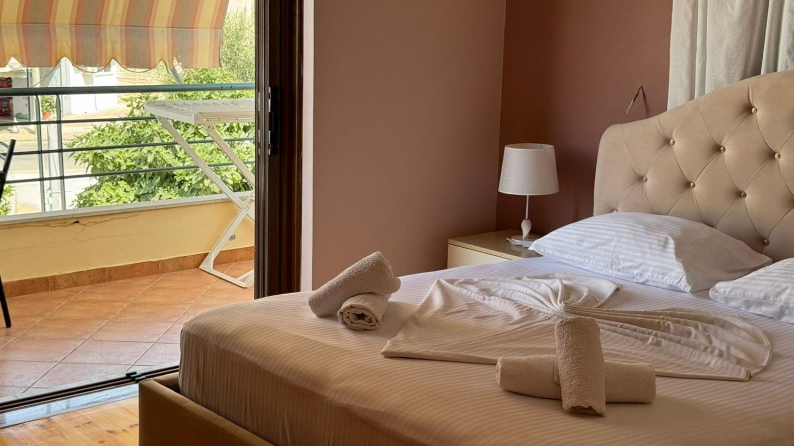 Hotel Vila Danedi クサミル エクステリア 写真